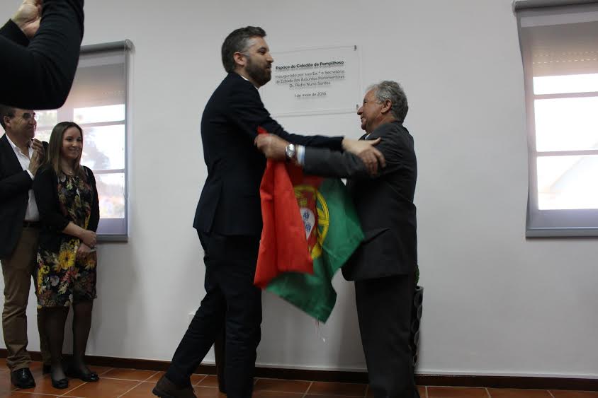 Pedro Nuno Santos (secretário de Estado dos Assuntos Parlamentares) e Vítor Matos (presidente da Junta de Freguesia da Pampilhosa)