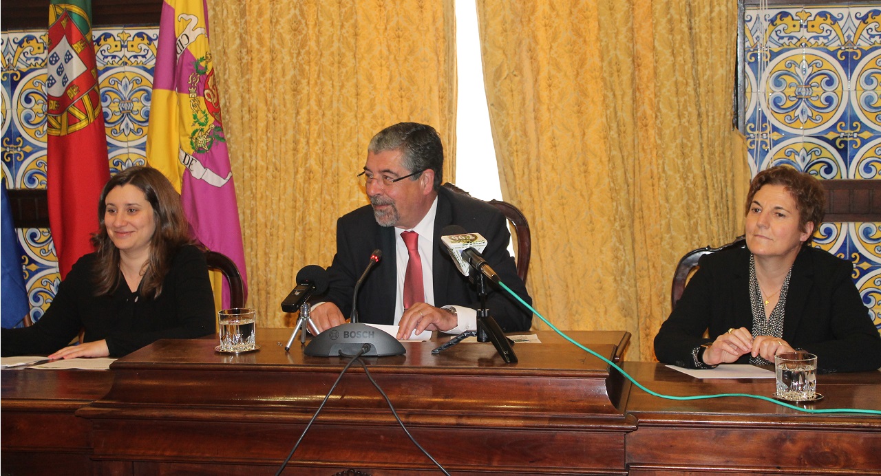 Carina Gomes, Vereadora da Cultura, Manuel Machado, Presidente da Câmara Municipal e Filomena Pinheiro, da Turismo do Centro