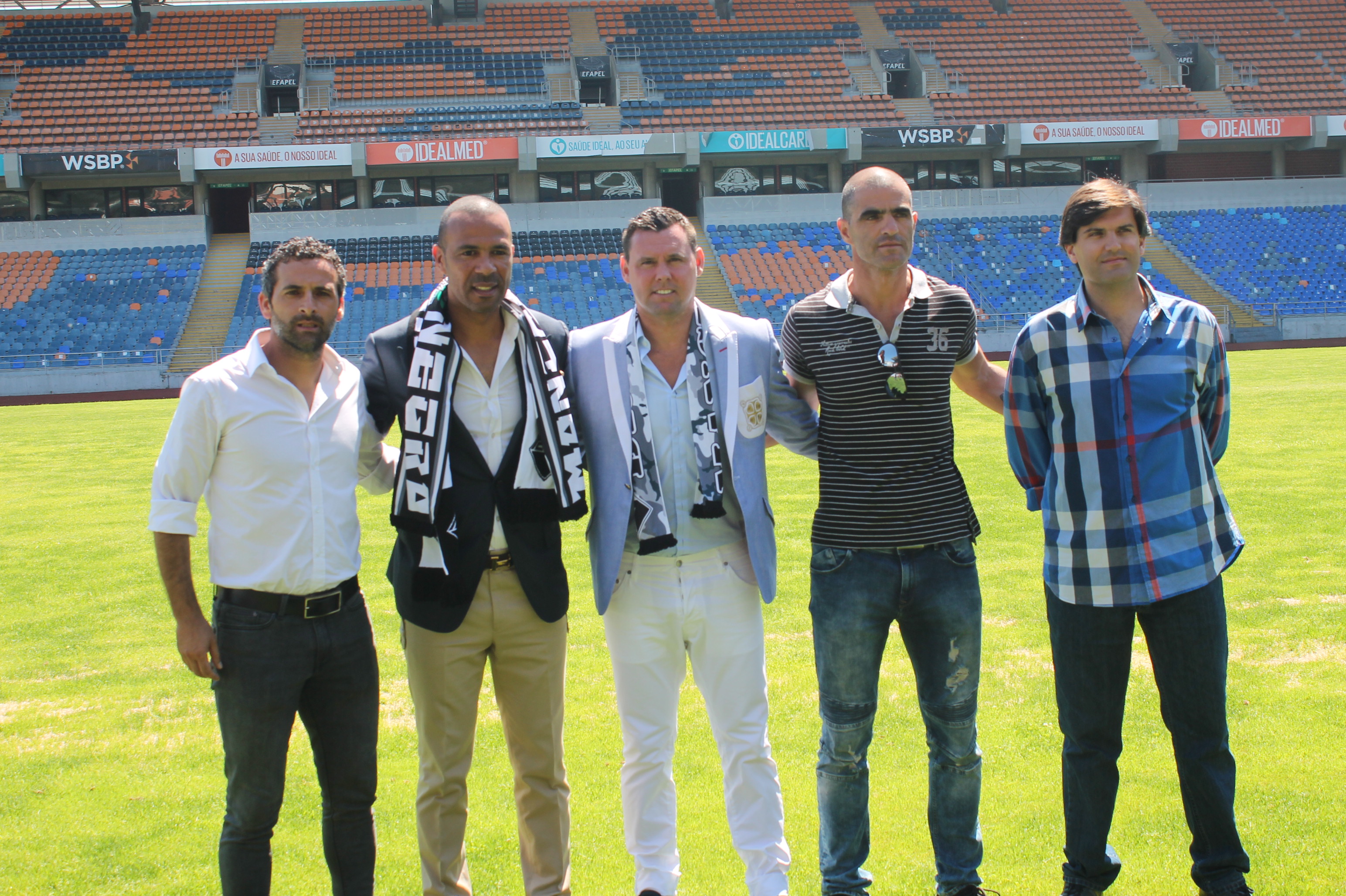 O treinador Costinha com Maniche e Sérgio Gaminha (adjuntos) e Tozé Cerdeira (treinador de guarda-redes) e Nuno Pinto (preparador físico).