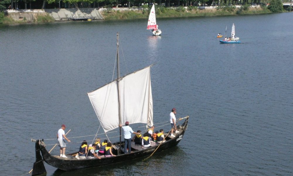 Coimbra Vai Ter Passeios De Barca Serrana E Houseboat No Mondego