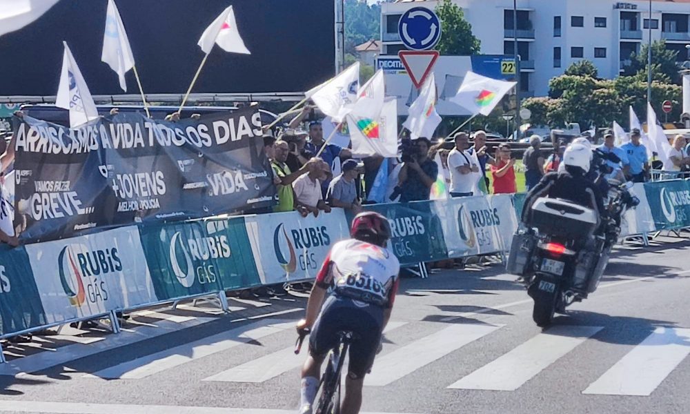 Profissionais Da Psp E Gnr Protestam Em Viseu Na Chegada Da Volta A