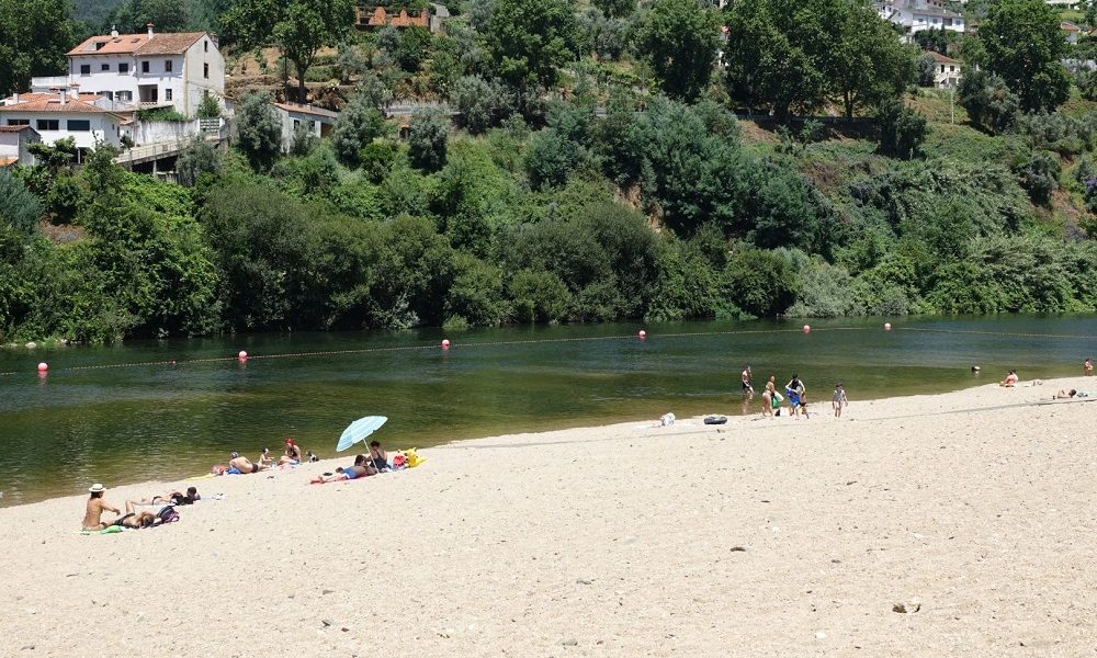 Mergulhe de cabeça na Praia Fluvial de Palheiros e Zorro Volta a ser