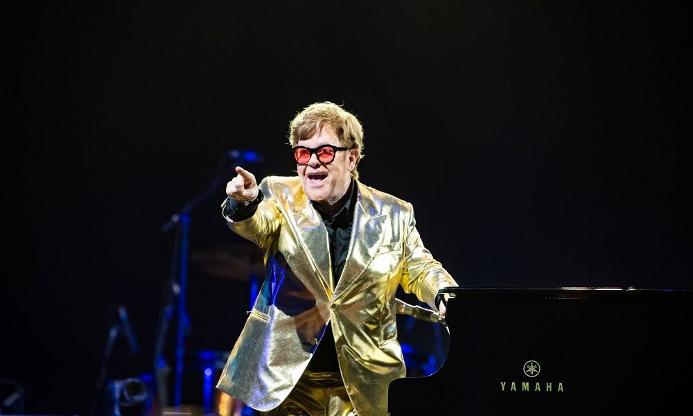 Novo filme mostra detalhes íntimos de Elton John e imagens inéditas de