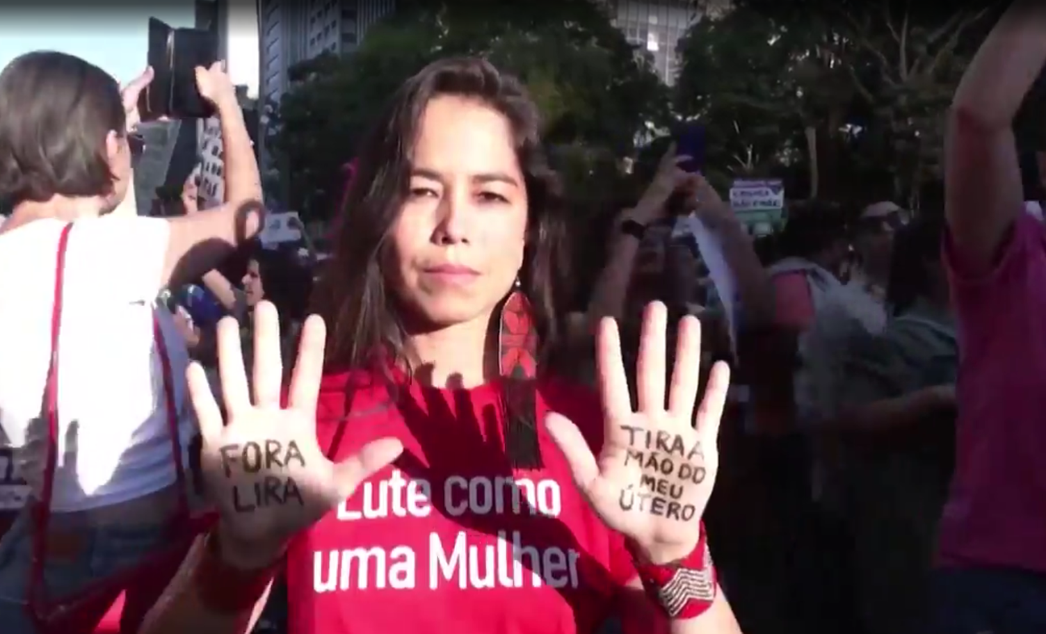 Brasil sai à rua Centenas protestam contra proposta para equiparar