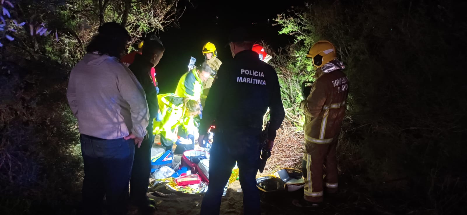 Morreu A Trabalhar Caiu Gua Juntamente O Trator Onde Seguia