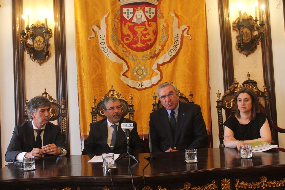 Nos Paços do Concelho da cidade de Coimbra, o presidente da Câmara Municipal, Manuel Machado, recebeu hoje, 19 de junho, o presidente da AHP, Raul Martins, acompanhado por Pedro Machado, presidente da Entidade Regional de Turismo do Centro