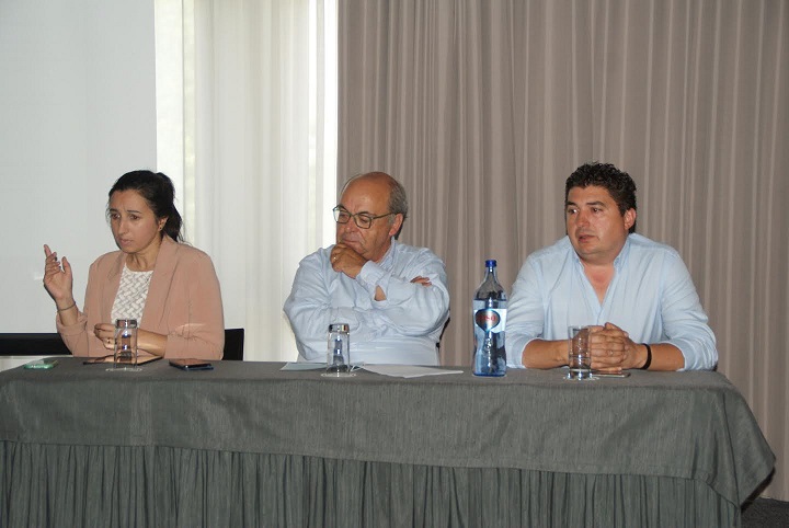 Inês Seabra, da associação AquaCristalina, Rui Marqueiro, presidente da Câmara da Mealhada, e Claudemiro Semedo, presidente da Junta de Freguesia de Luso