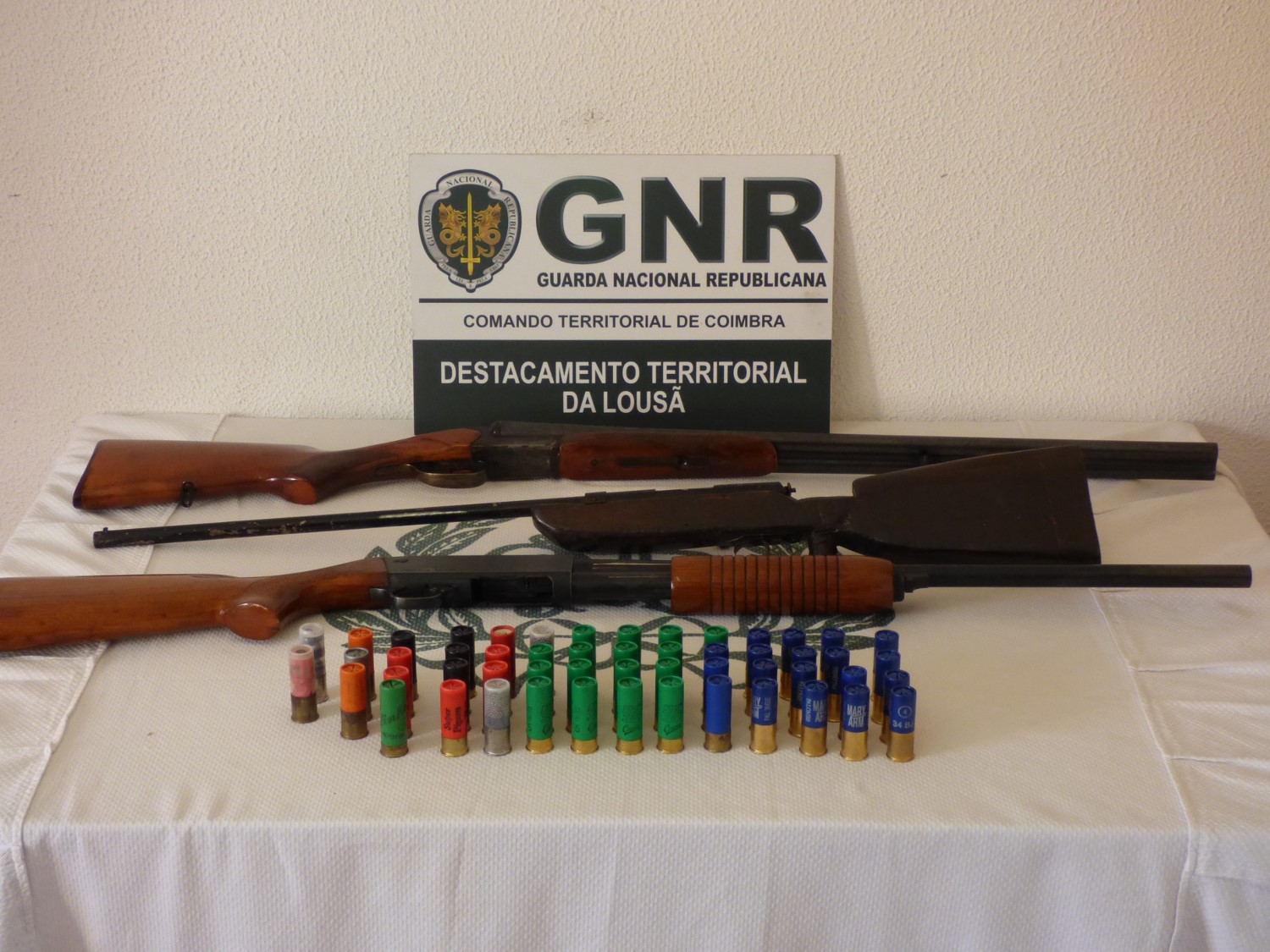 GNR apreende armas a homem que ameaçou vizinho em Tábua