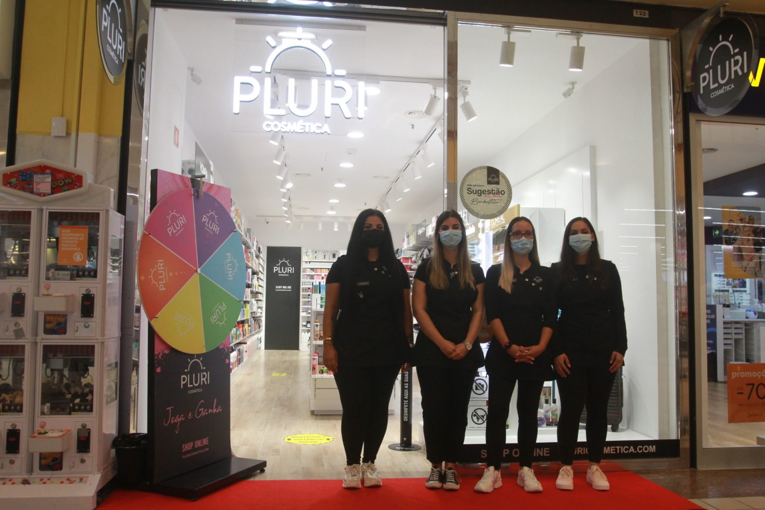 PluriCosmética Inaugura Loja No CoimbraShopping Com “passadeira ...