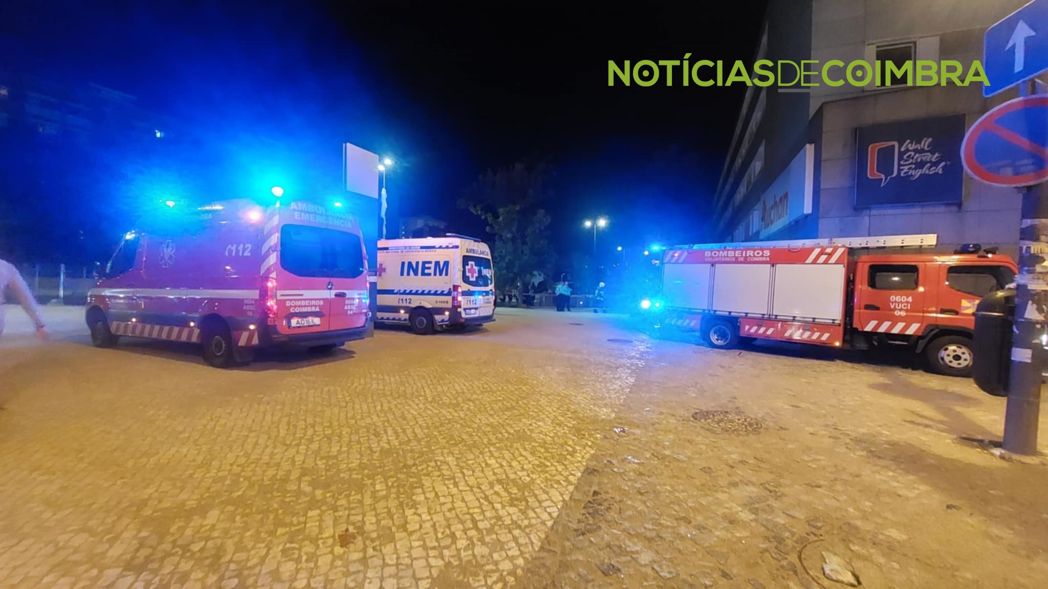 Bebé de 4 meses vai para o hospital após incêndio num estúdio por cima do Alma Shopping